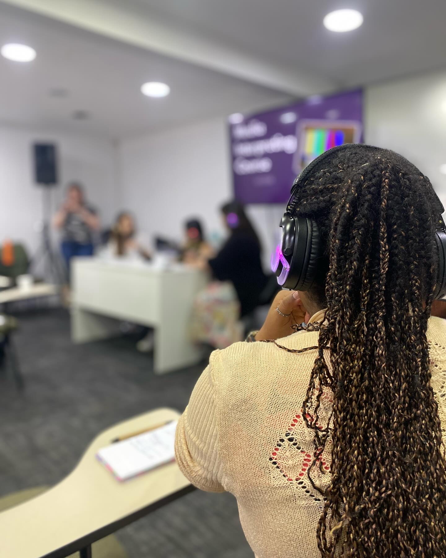 Media Interpreting Course 2024 – O único curso que prepara intérpretes para atuar na mídia